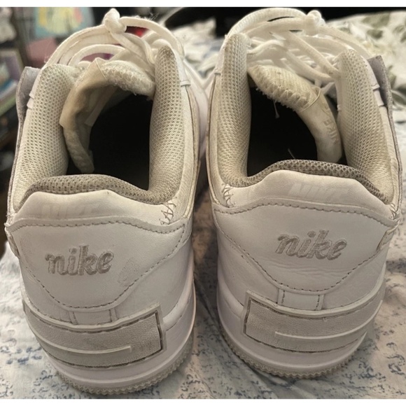 Nike Mens White Air Force One AF1 Shoes 10 Minimal Creasing Fair Condition - Picture 2 of 10